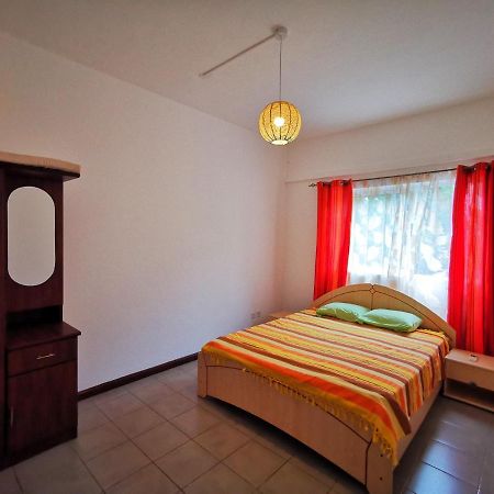 Oceanside Licenced Tourist Residence Flic-en-Flacq Extérieur photo