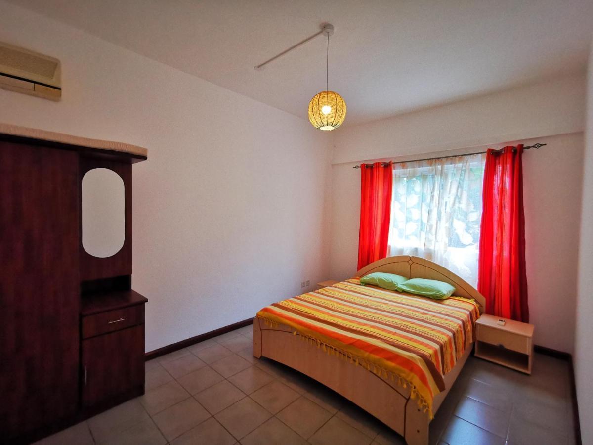 Oceanside Licenced Tourist Residence Flic-en-Flacq Extérieur photo