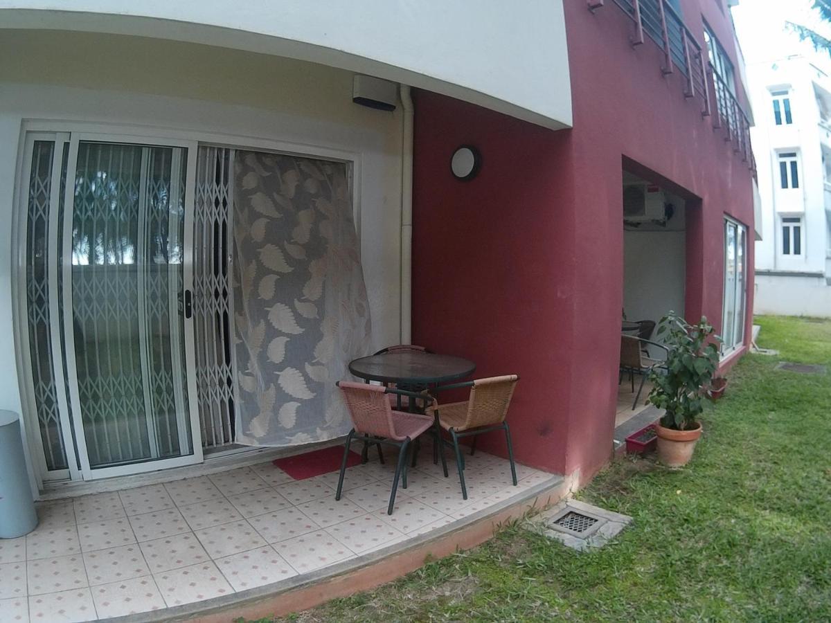 Oceanside Licenced Tourist Residence Flic-en-Flacq Extérieur photo